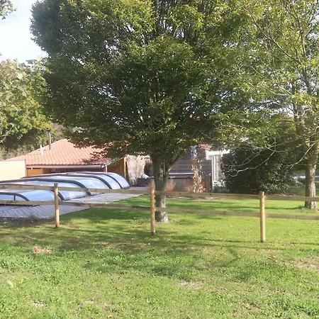 Avec Piscine ,pres De Chantonnay Casa de Férias *